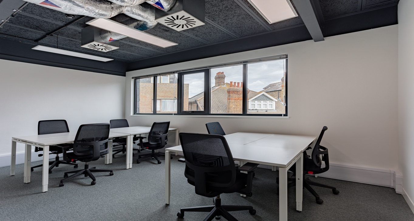 Rent office Causeway House — photo 2