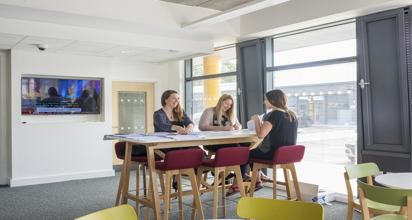 Rent office Chichester Enterprise Centre — photo 1