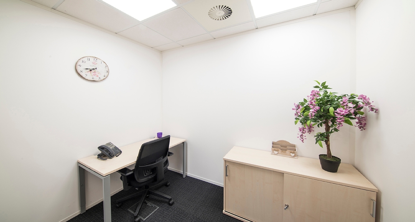Rent office Chineham Business Park, Crockford Lane — photo 10