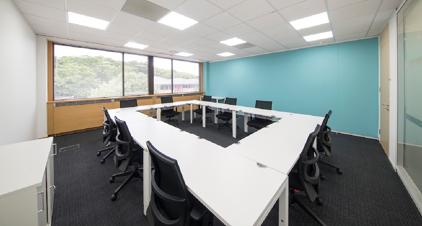 Rent office Chineham Business Park, Crockford Lane — photo 9