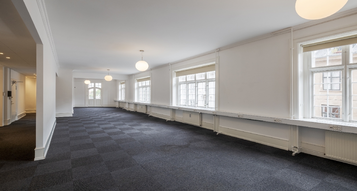 Rent office Christian IX's Gade 10 — photo 1