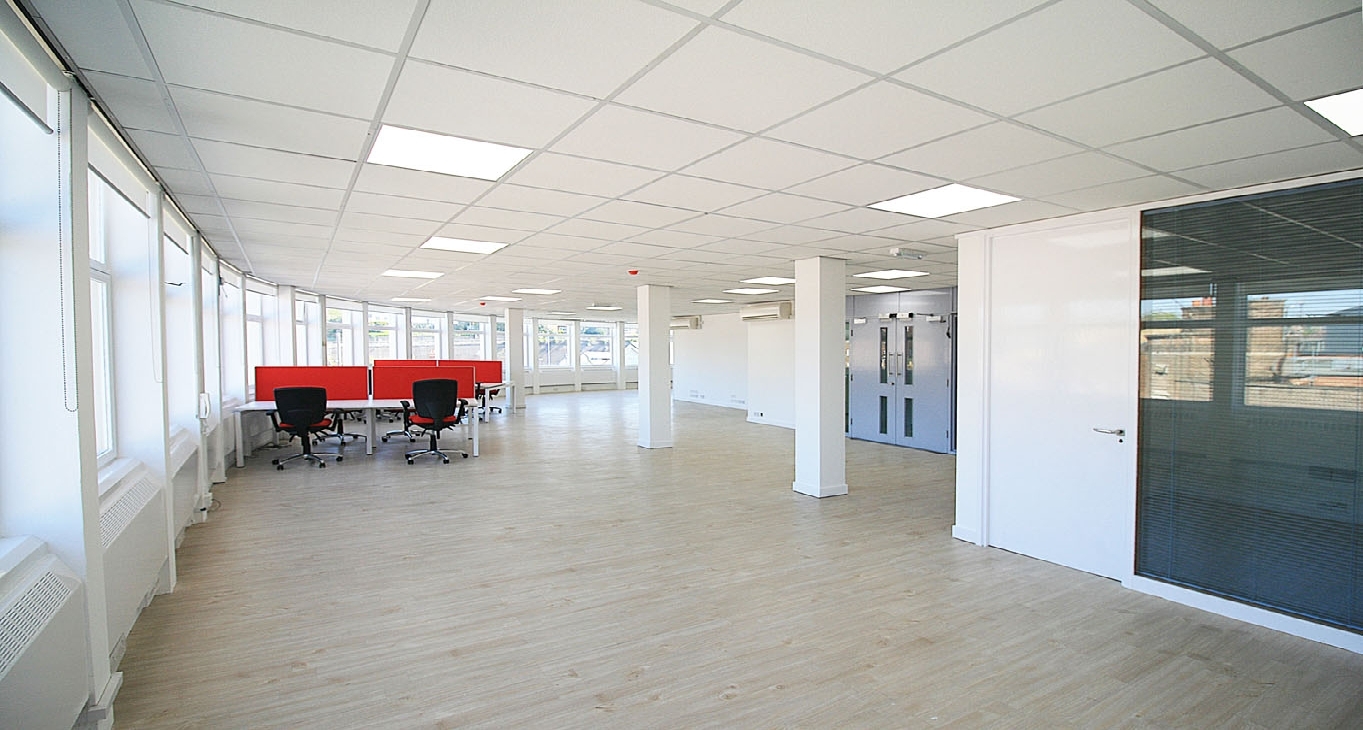 Rent office Crendon Street — photo 2