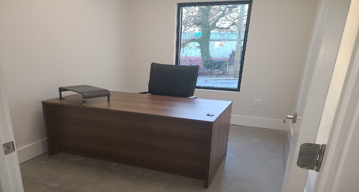 Donald Lee Hollowell Parkway Northwest 1024, Donald Lee Hollowell Parkway Northwest 1024, Ste. A, Atlanta, GA 30318 — office space for rent, photo 2