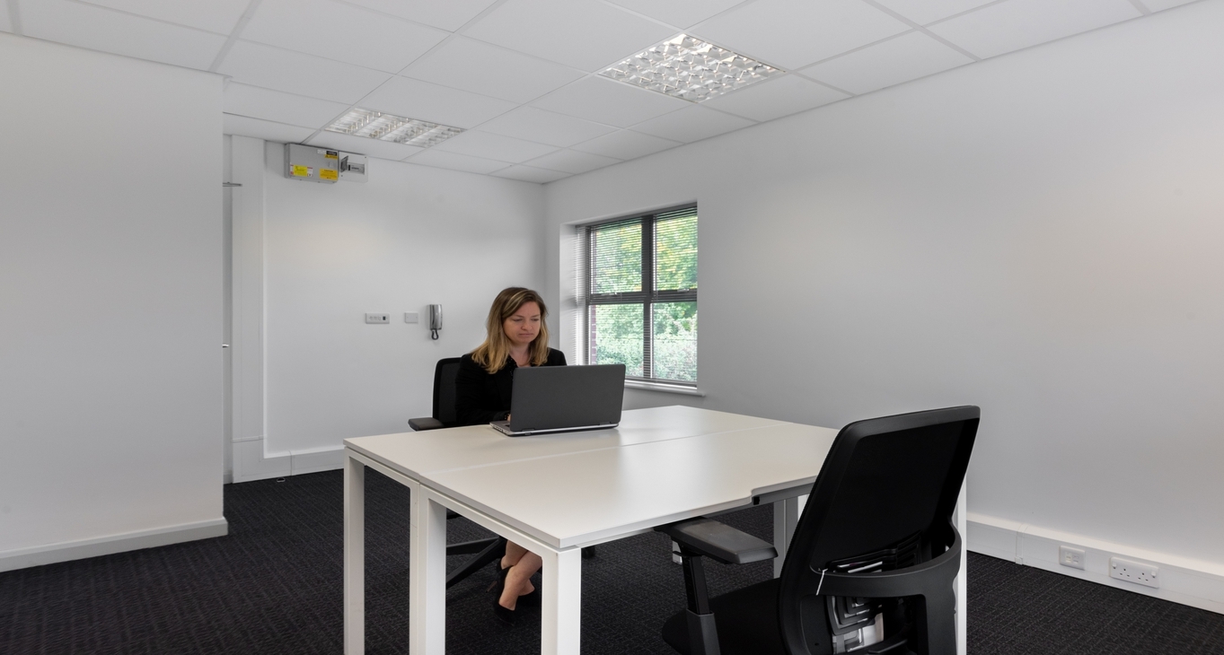 Rent office East Portway Business Park — photo 8