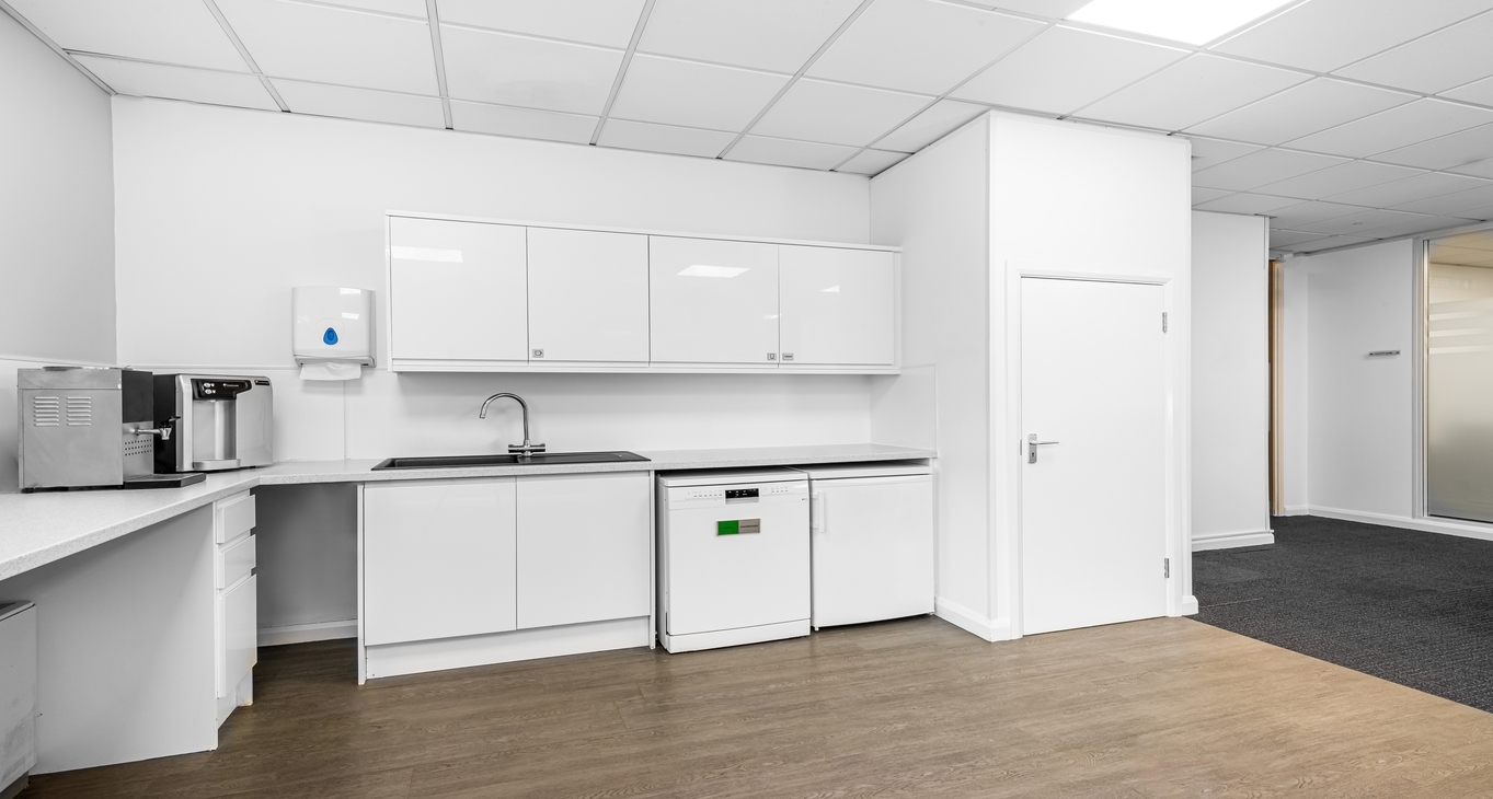 Sewa pejabat Exeter Business Park_4-4