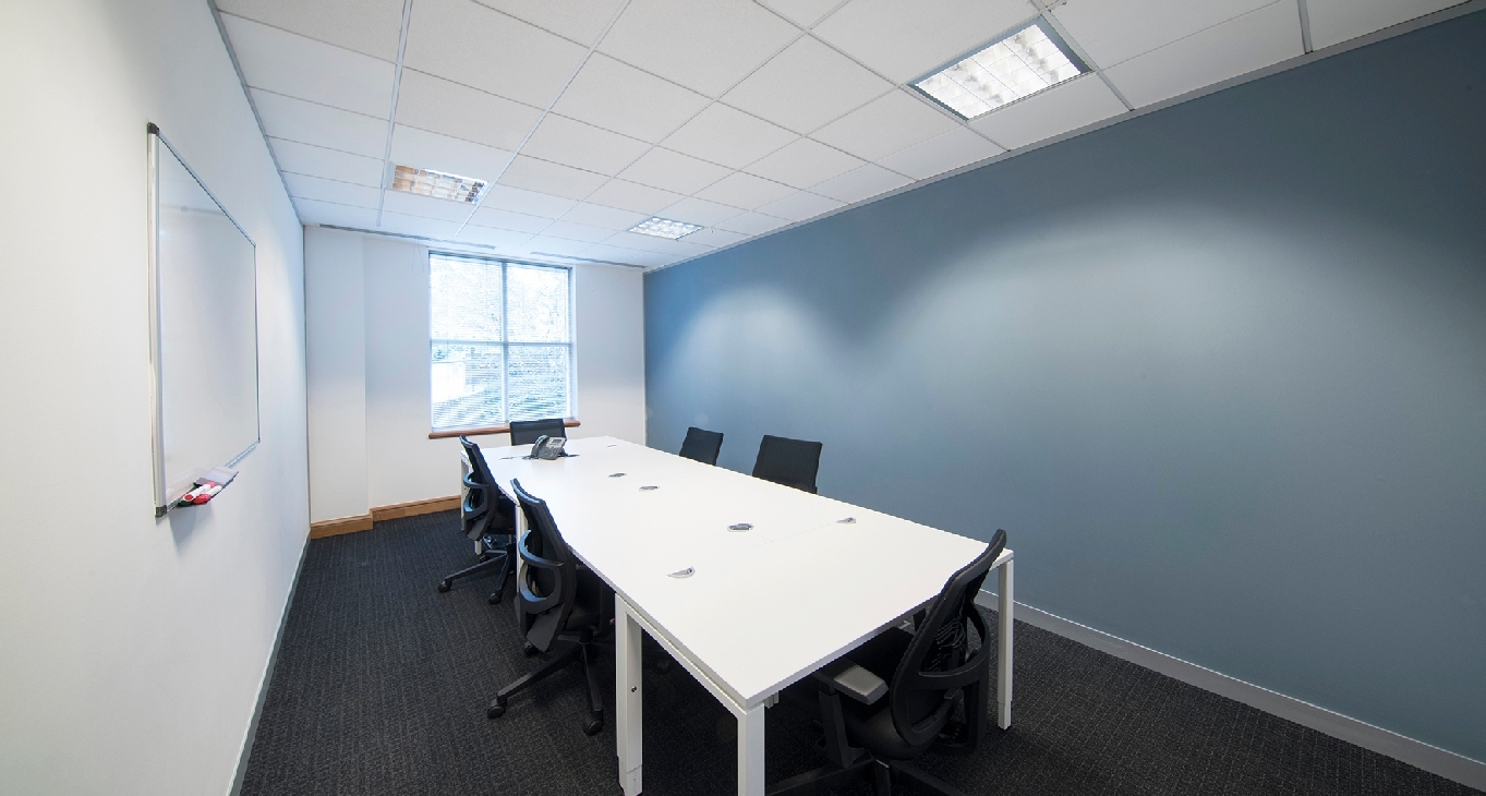 Rent office Farnham Road 1 — photo 1