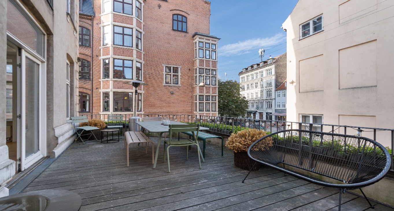 Rent office Frederiksholms Kanal 1 — photo 1