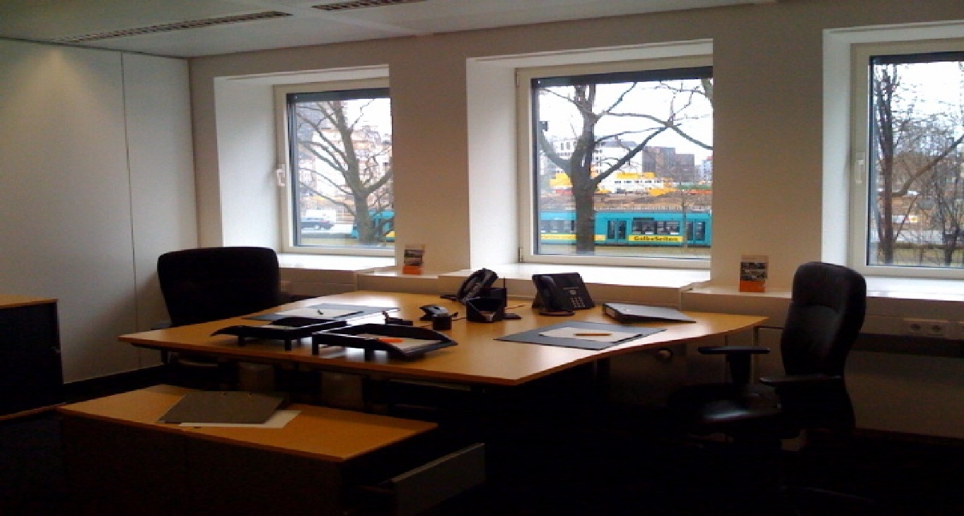 Rent office Friedrich-Ebert-Anlage 36 — photo 1