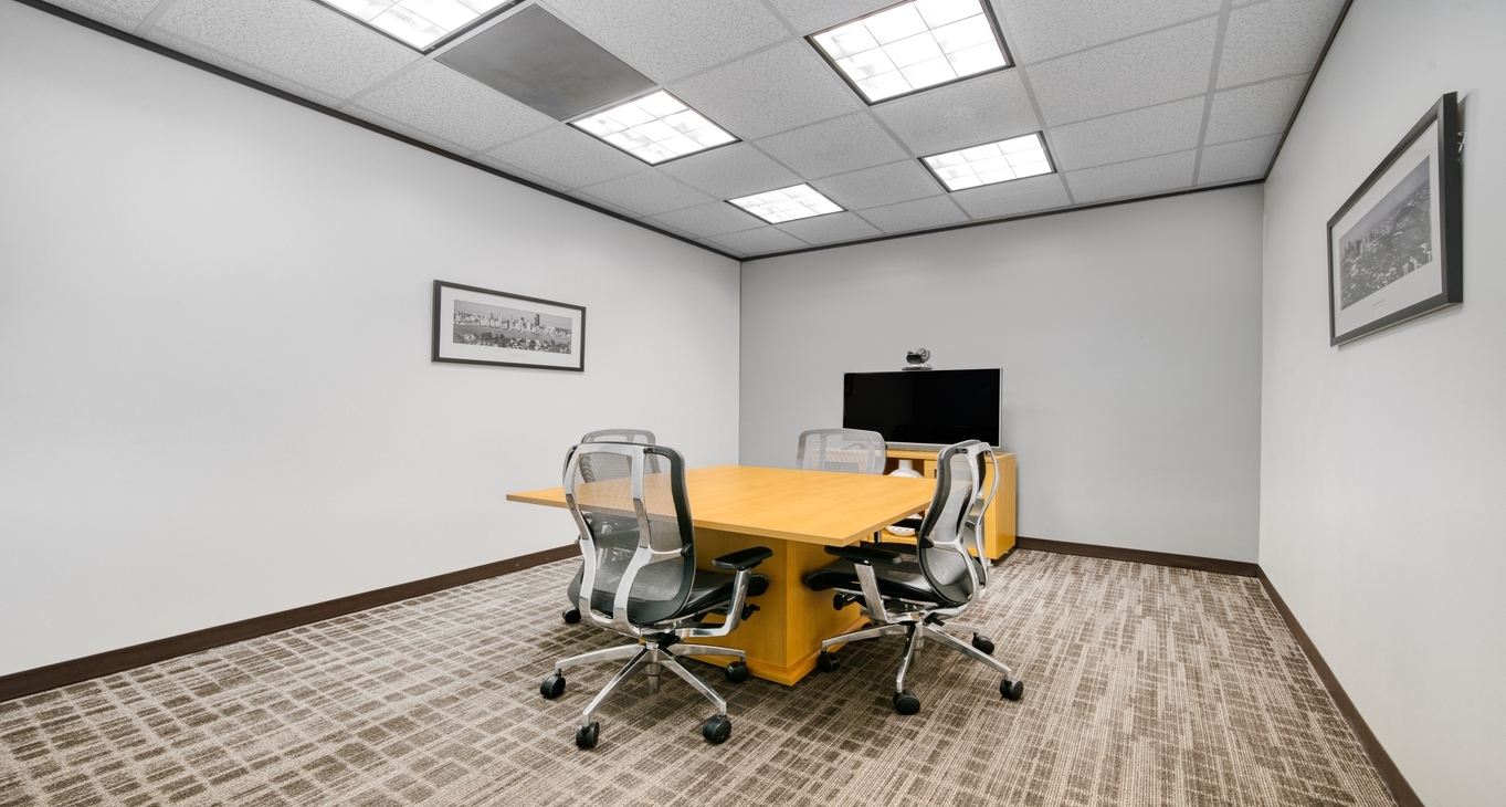 Gateway I, 3663 North Sam Houston Parkway East, Houston, TX 77032 — office space for rent, photo 1