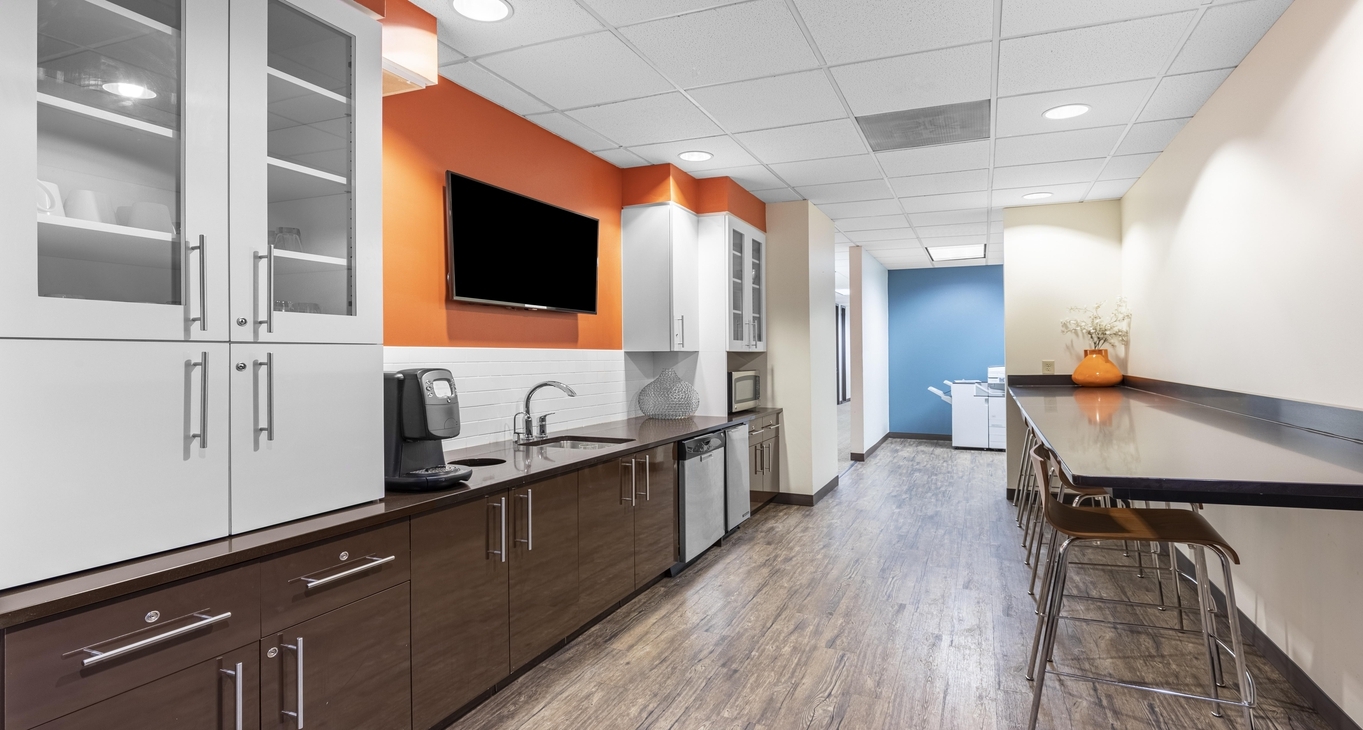 Glenridge Highlands One, 5555 Glenridge Connector, Atlanta, GA 30342 — office space for rent, photo 4