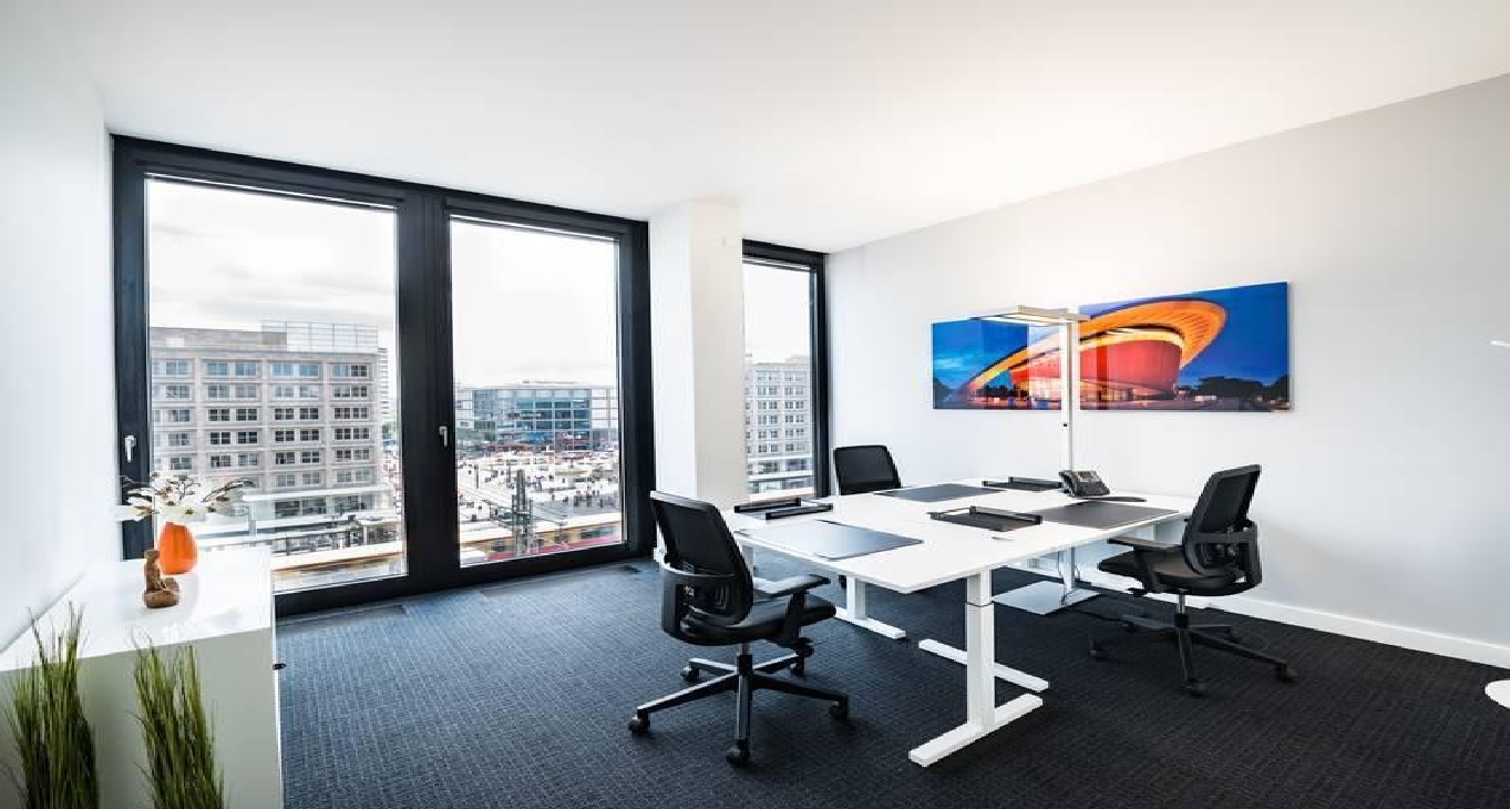 Rent office Regus Alexanderplatz — photo 13