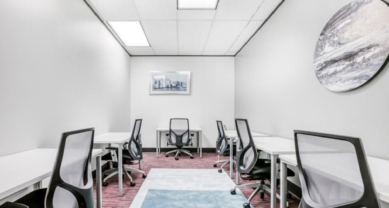 Business center Greenway Plaza 12 Rent office Greenway Plaza 12 — photo 10