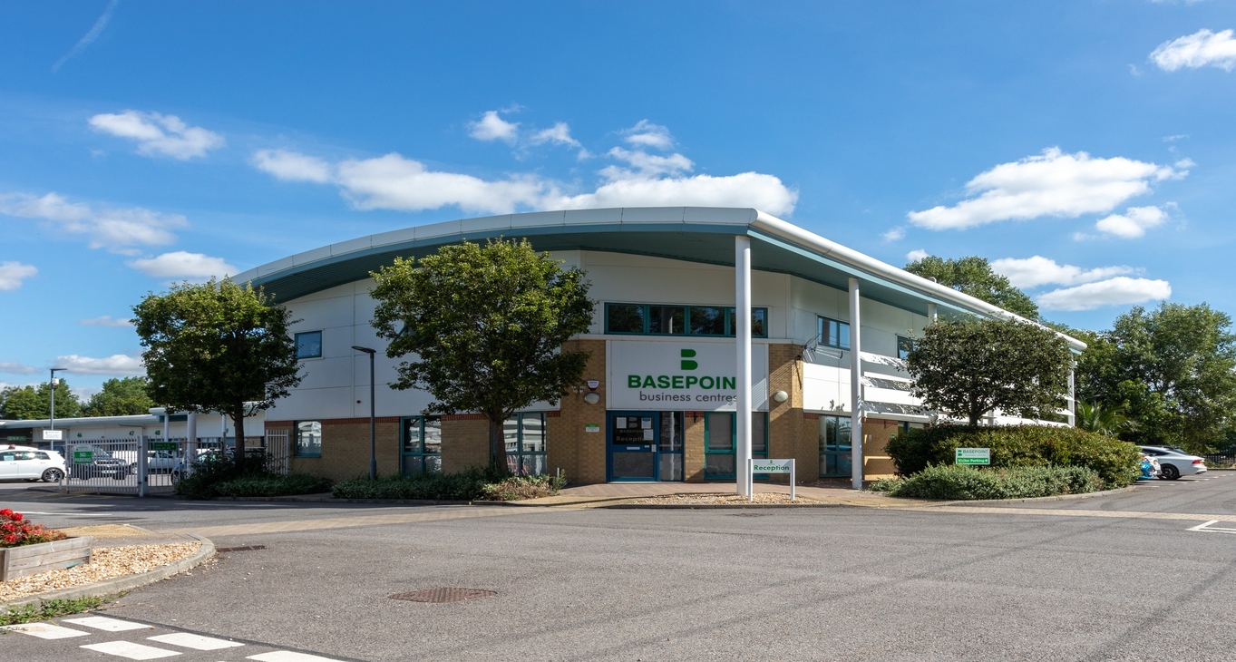 Rent office Harts Farm Way — photo 9