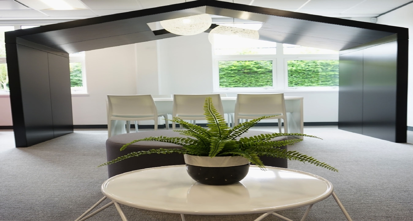 Rent office Highlands Road_14-14