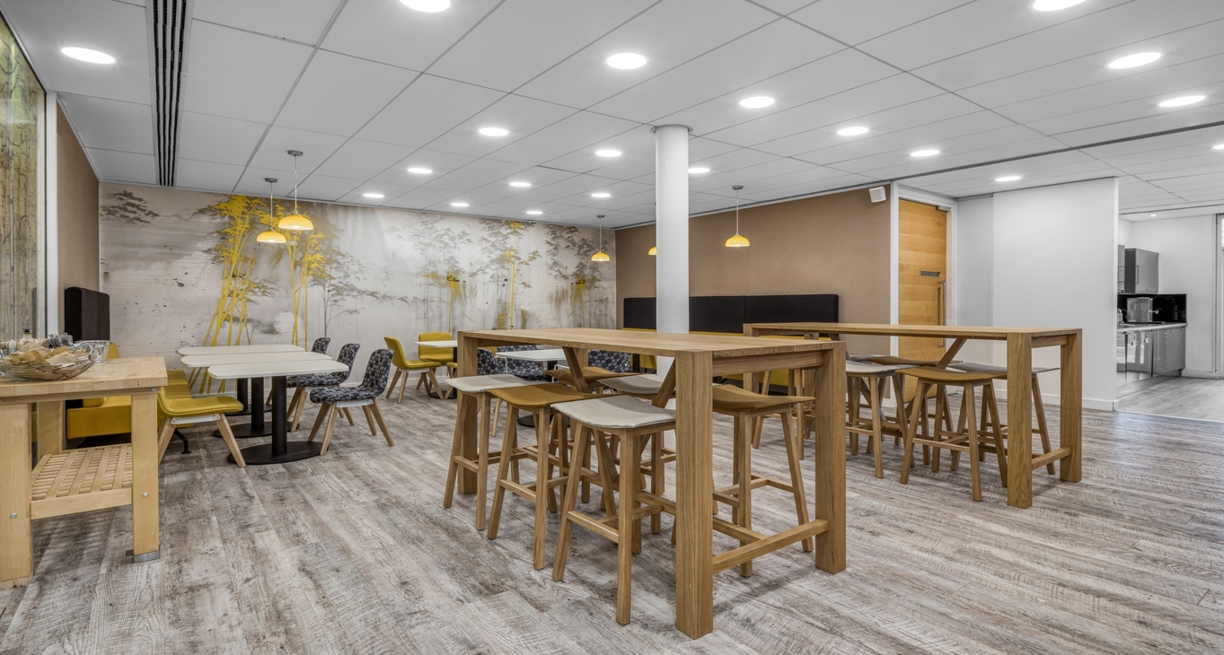 Rent office Hillswood Business Park — photo 4