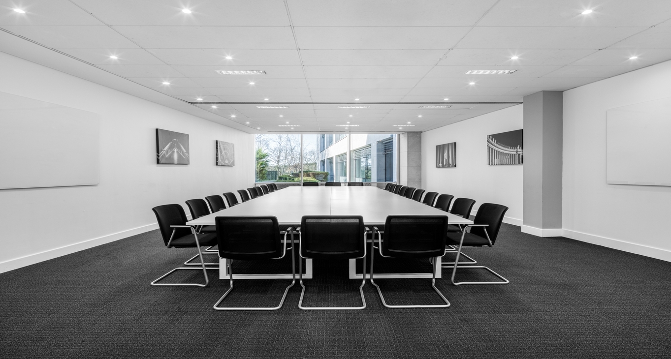 Rent office Hillswood Business Park — photo 5