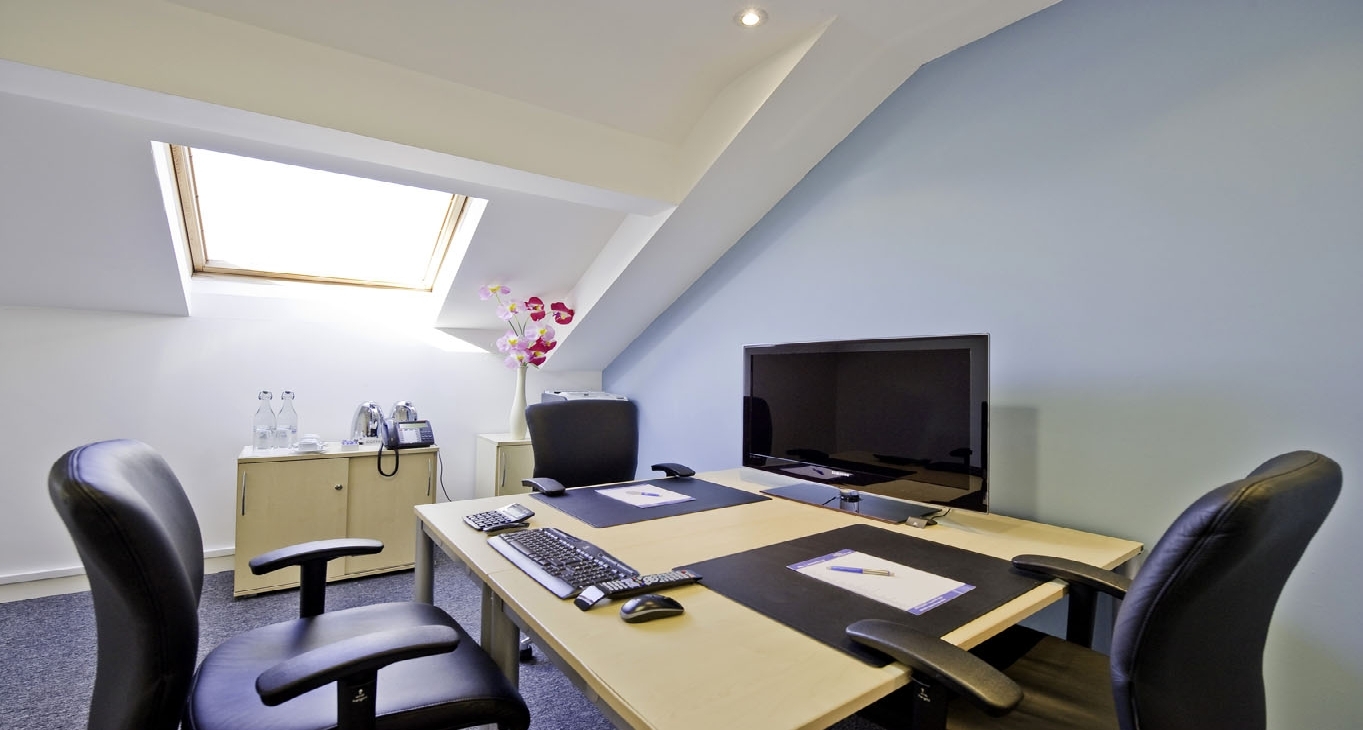 Rent office Jhumat House, 160 London Road — photo 1