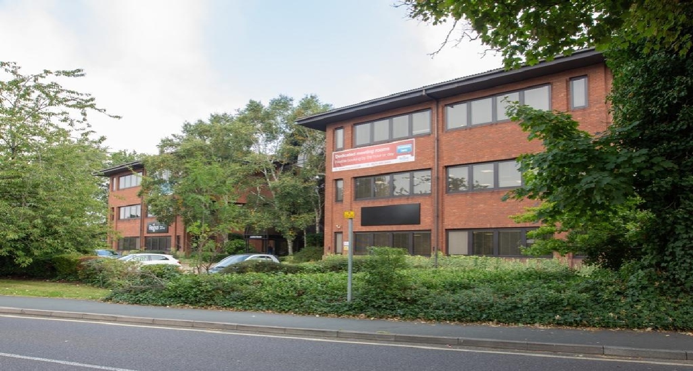 Rent office Jubilee House, The Drive, Great Warley — photo 12