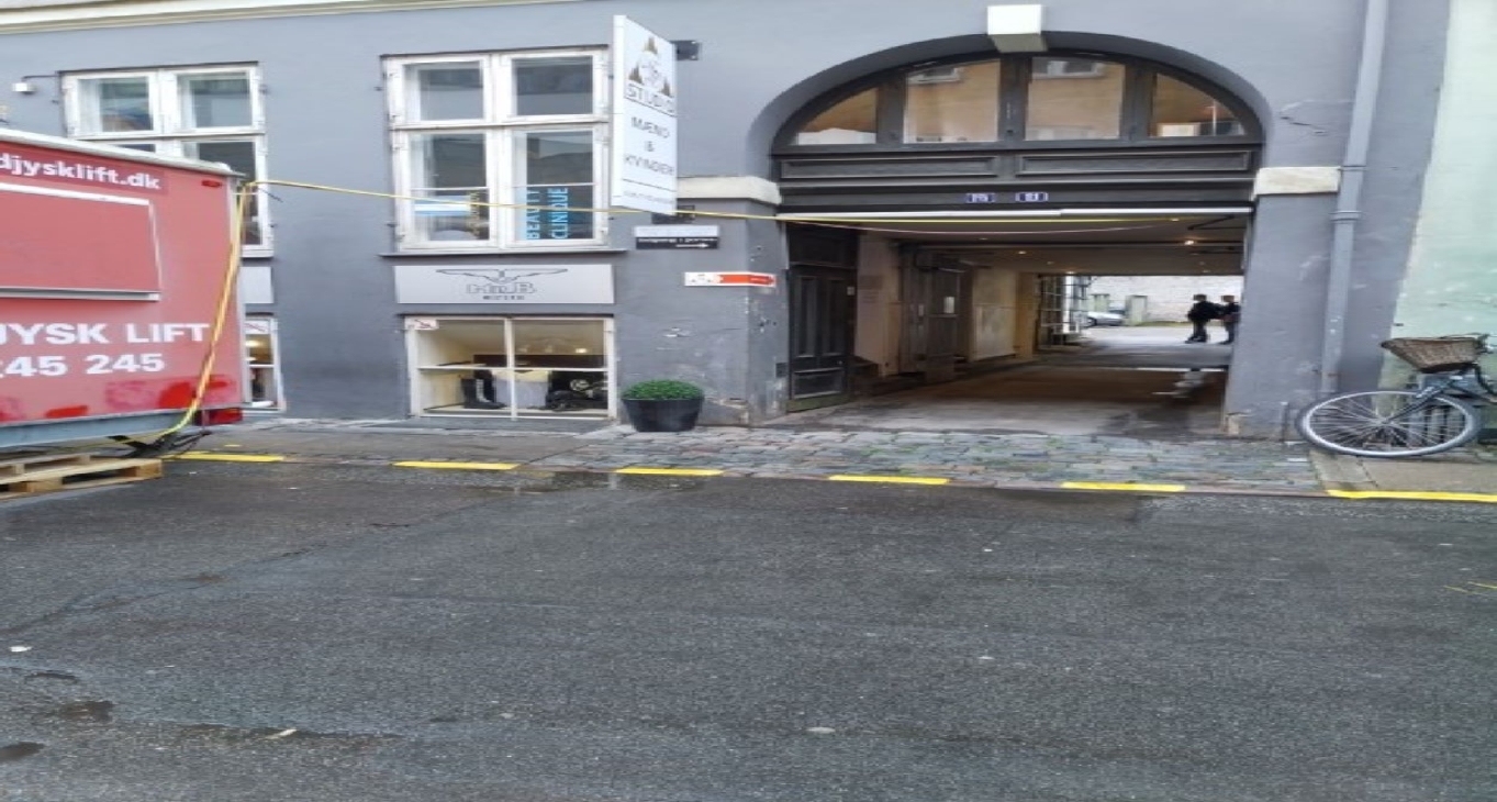 Rent office Larsbjørnsstræde 11 — photo 1