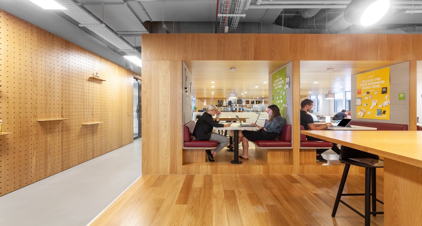 Rent office Lewis Building — photo 4