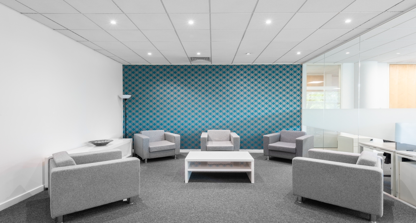 Rent office Manchester Airport — photo 1