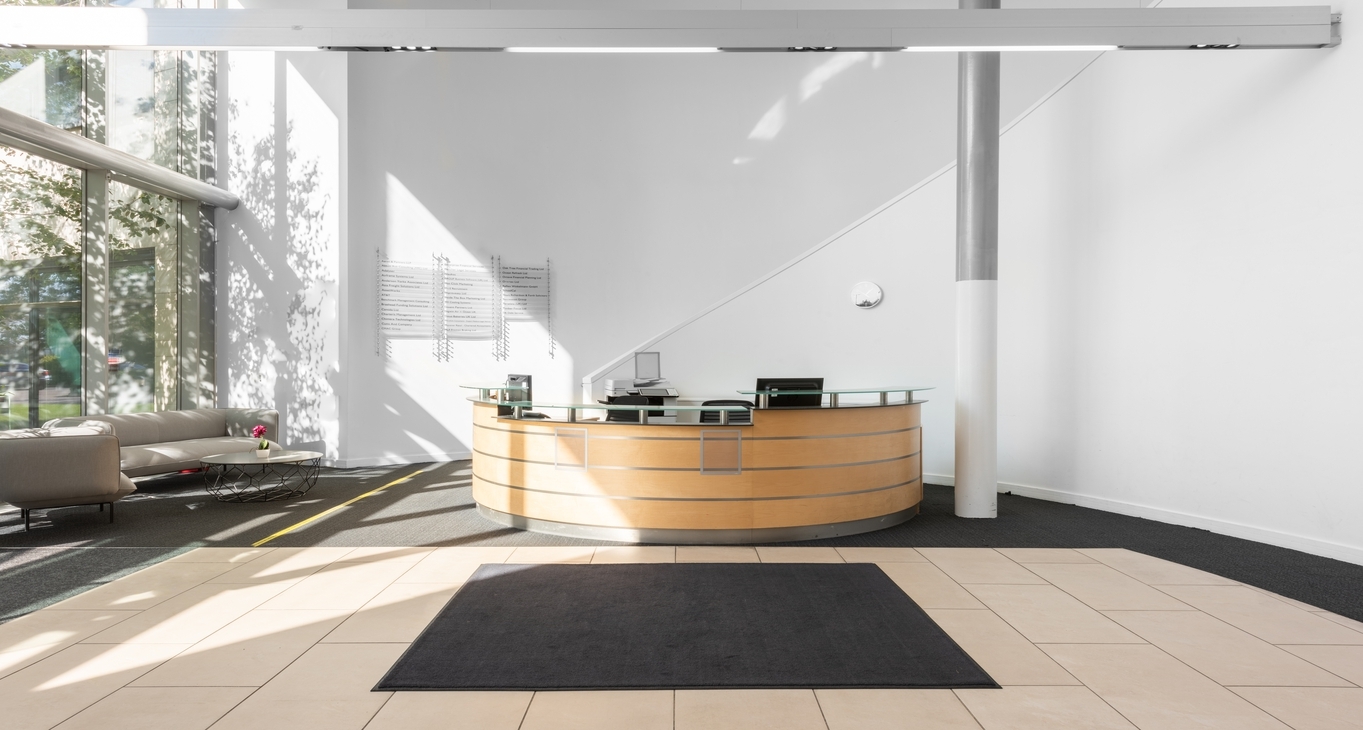 Rent office Manchester Airport — photo 2