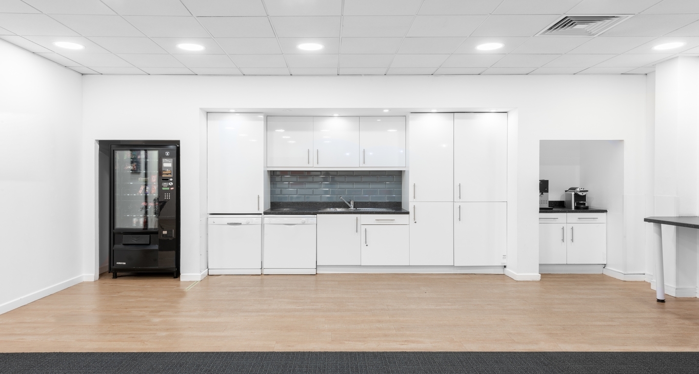 Rent office Manchester Airport — photo 4