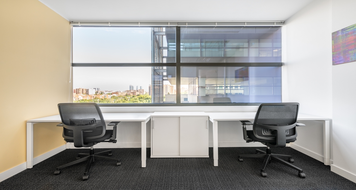 Business Center Martinez Villergas 49_3-4 Rent office Martinez Villergas 49_3-4