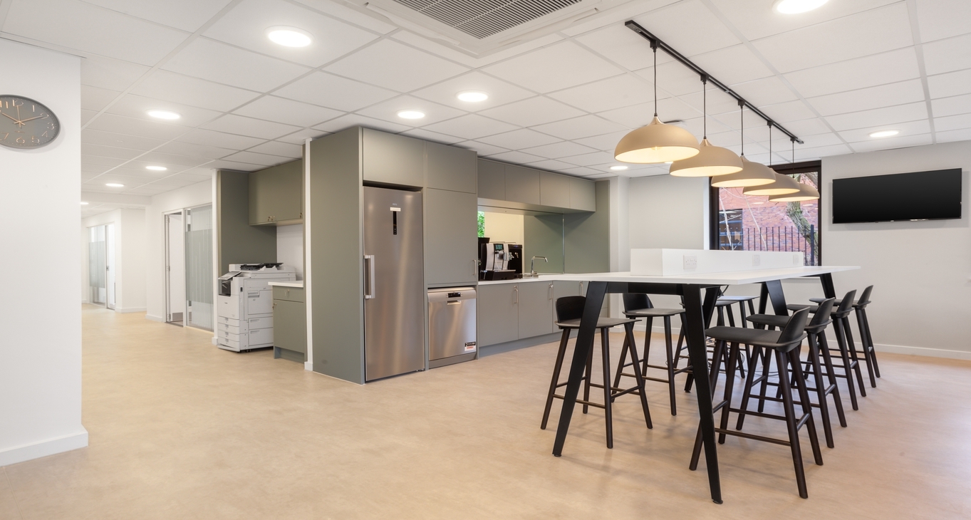 Rent office Meridian Business Park — photo 7
