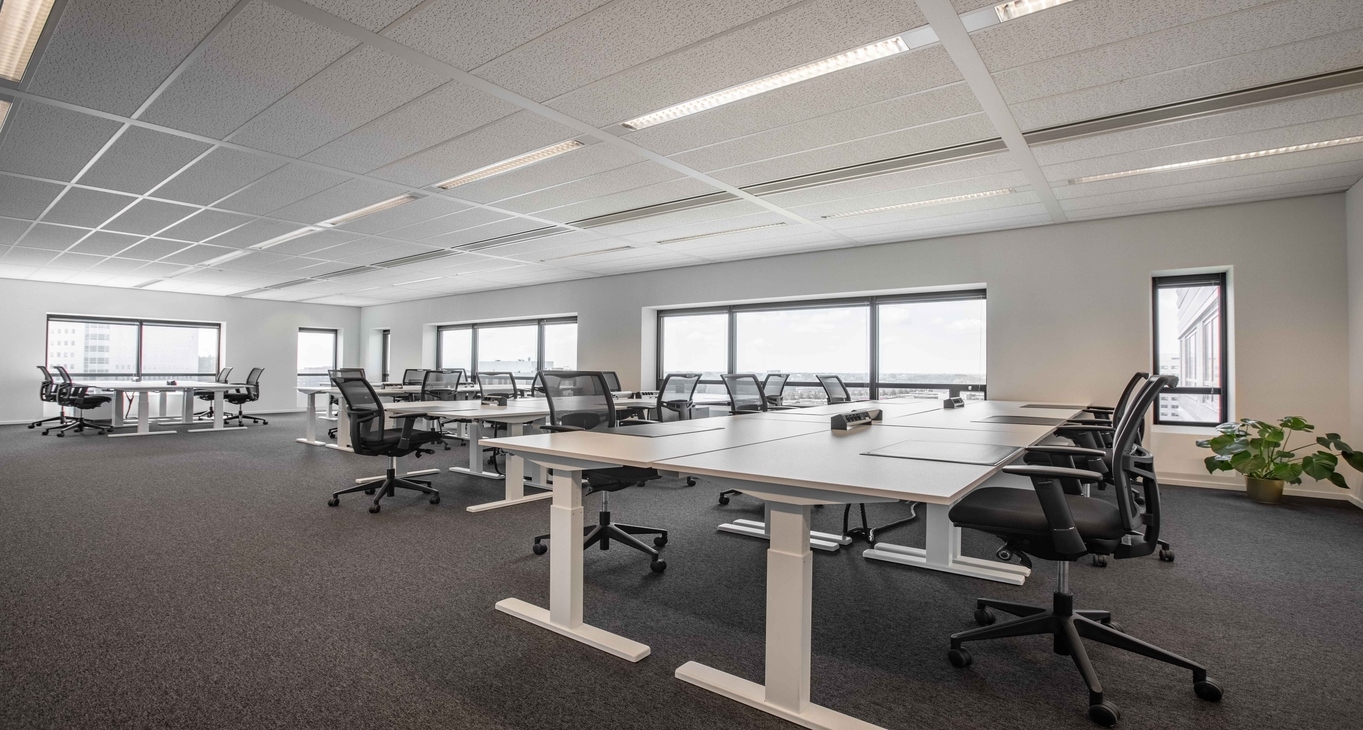 Rent office Millennium Tower — photo 3