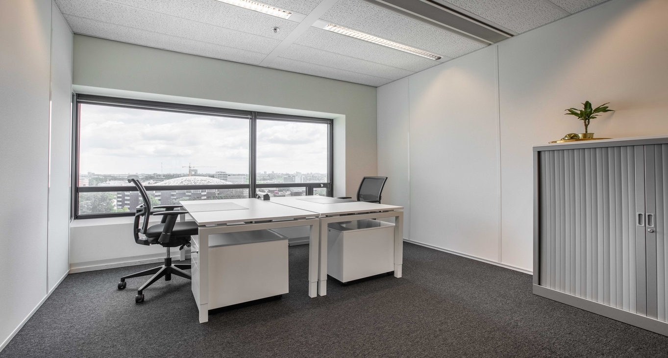 Rent office Millennium Tower — photo 6