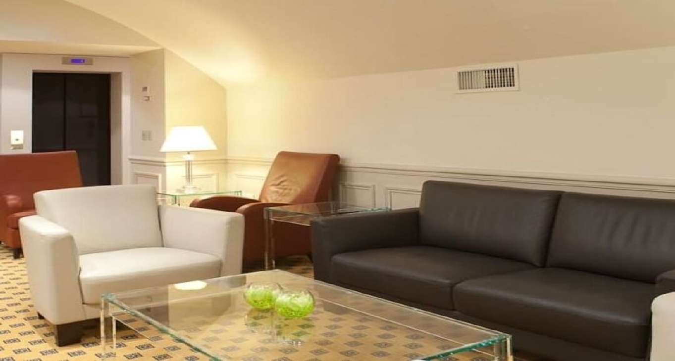 North High Street 711, North High Street 711, Columbus, OH 43215 — office space for rent, photo 2