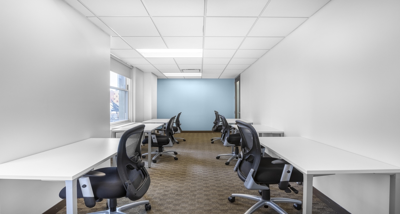 Business center Paramount Building Rent office Paramount Building — photo 5