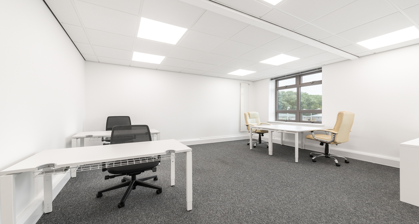 Rent office Rivermead Drive — photo 2