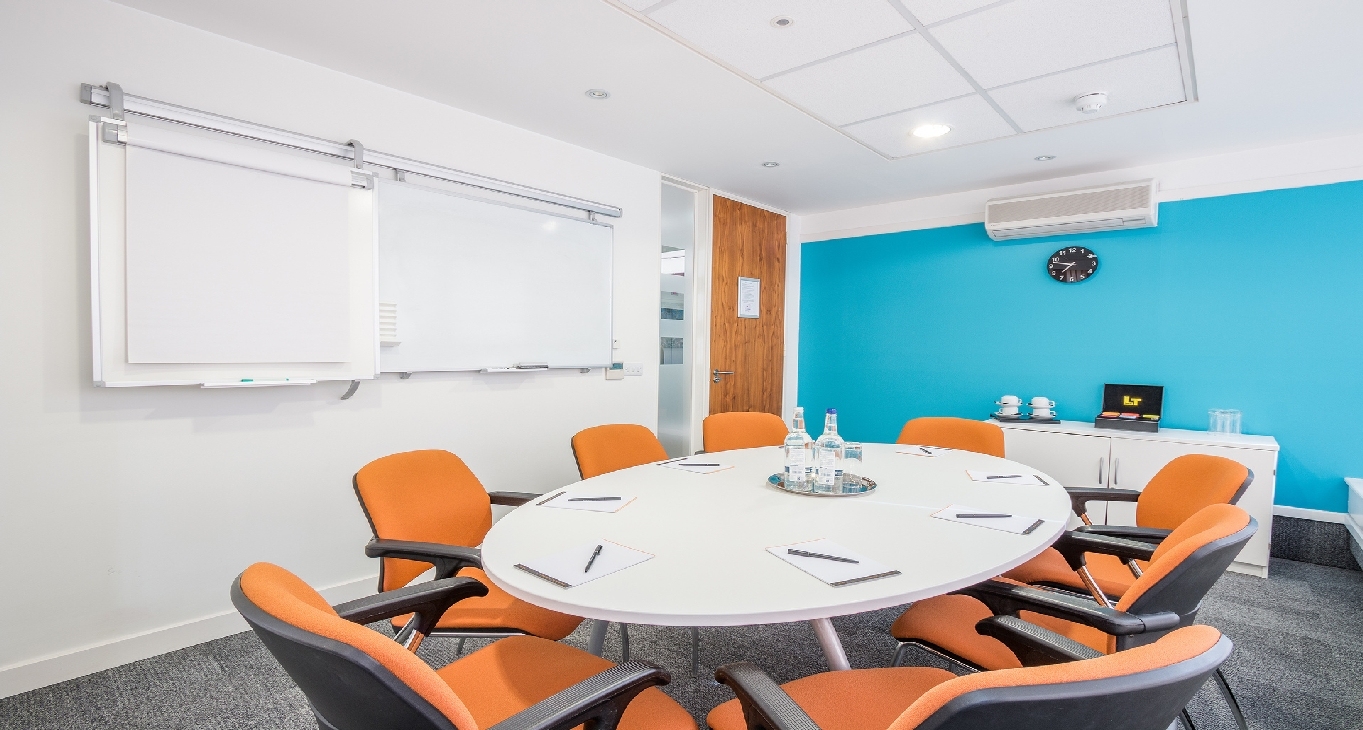Rent office Riverside Court Beaufort Park — photo 11