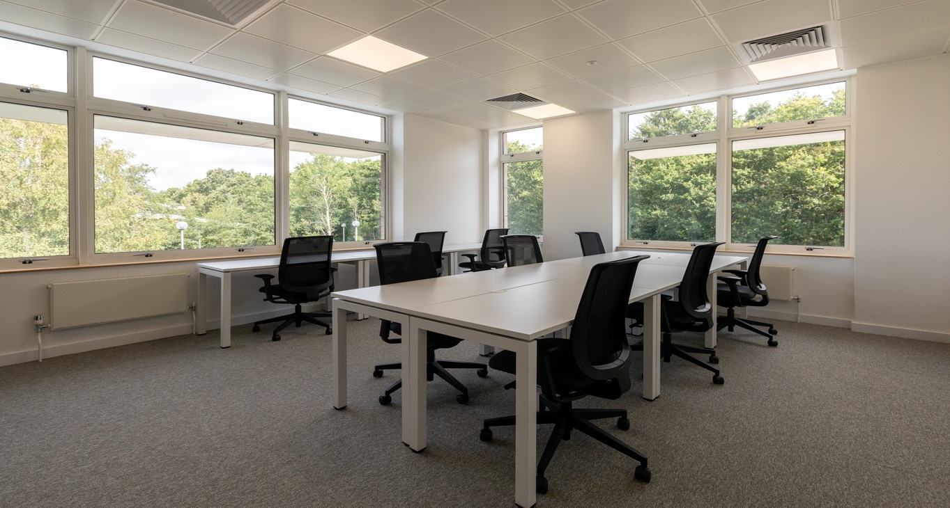 Rent office Solent Business Park — photo 3