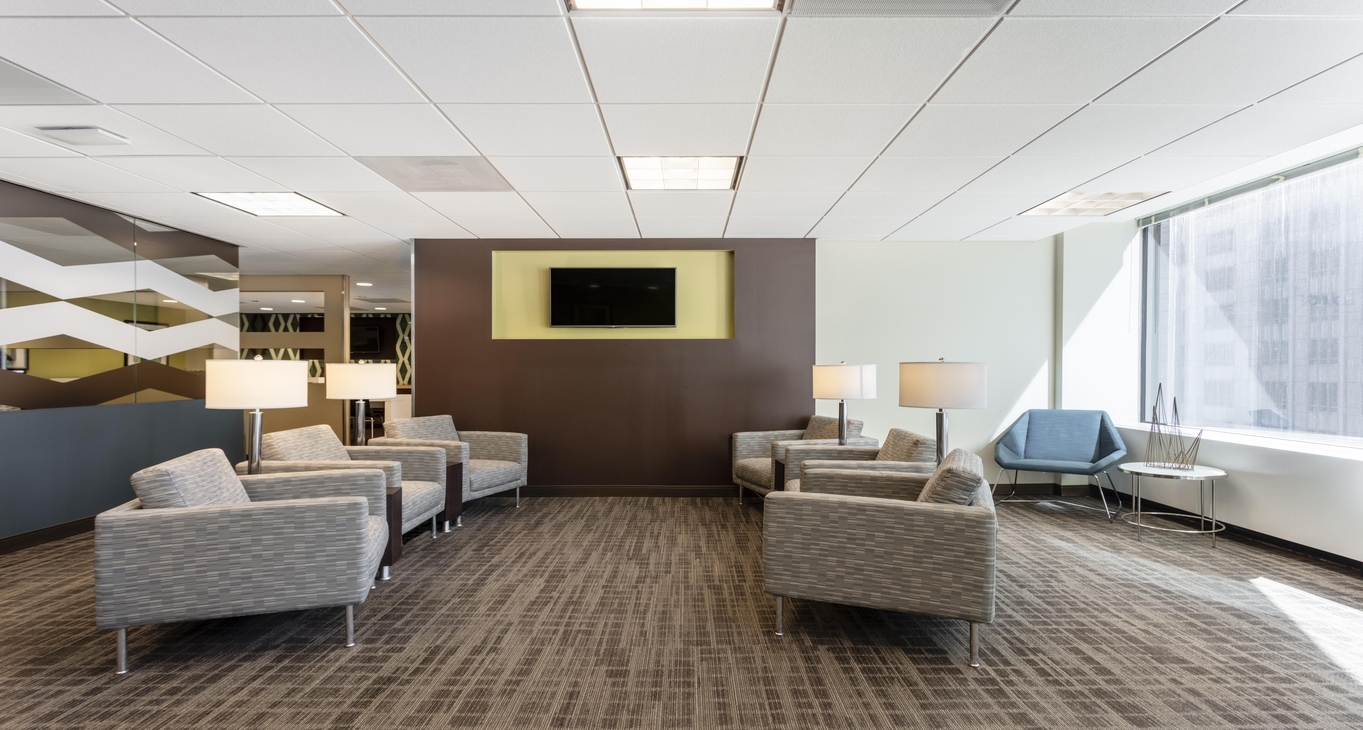 South Riverside Plaza, 10 South Riverside Plaza, Chicago, IL 60606 — office space for rent, photo 1