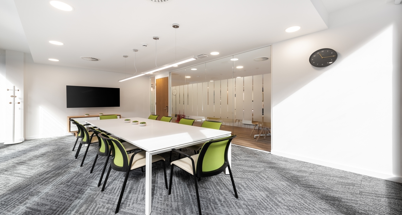 Rent office St James Tower — photo 6