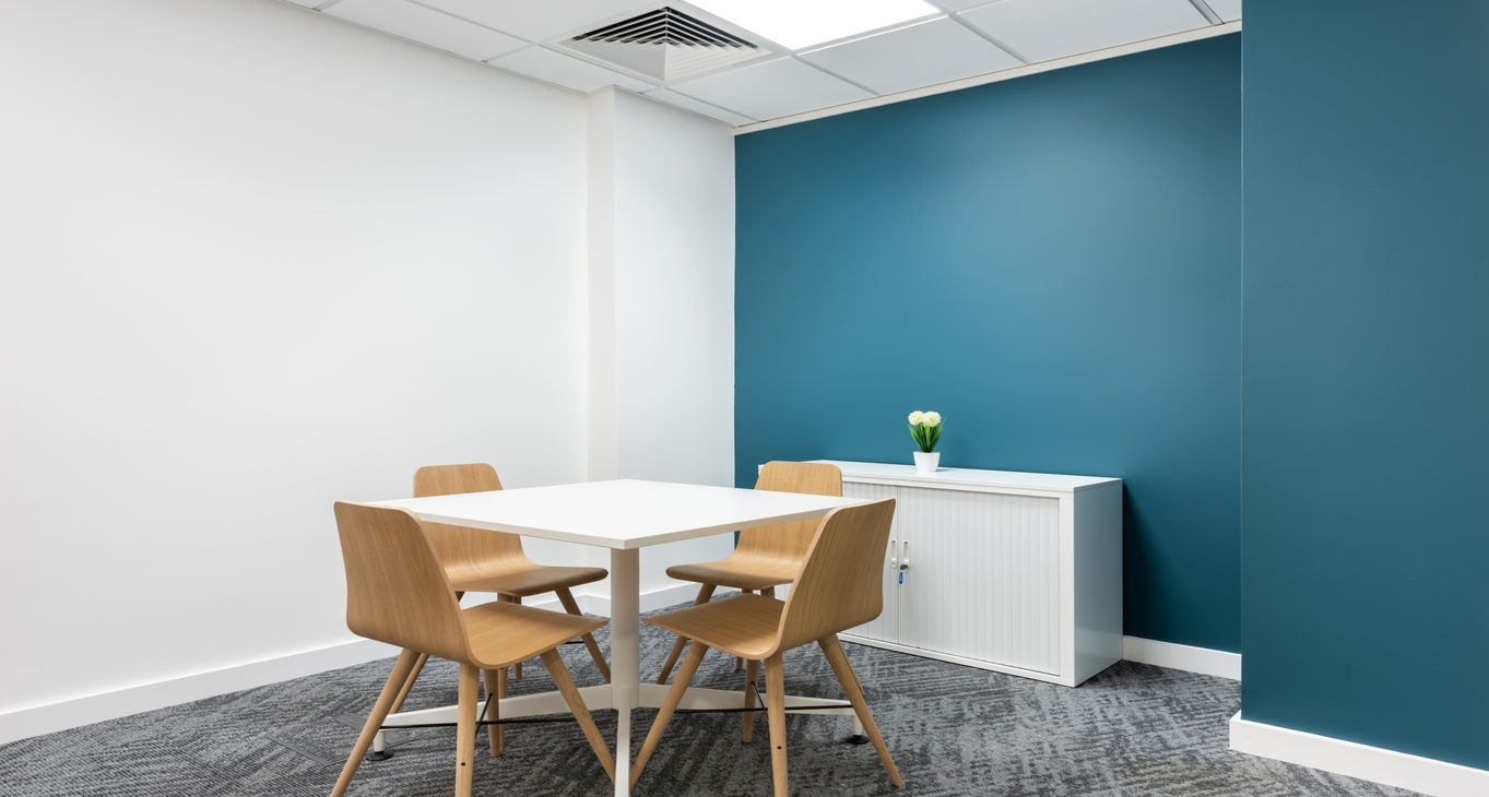 Rent office St James Tower — photo 7