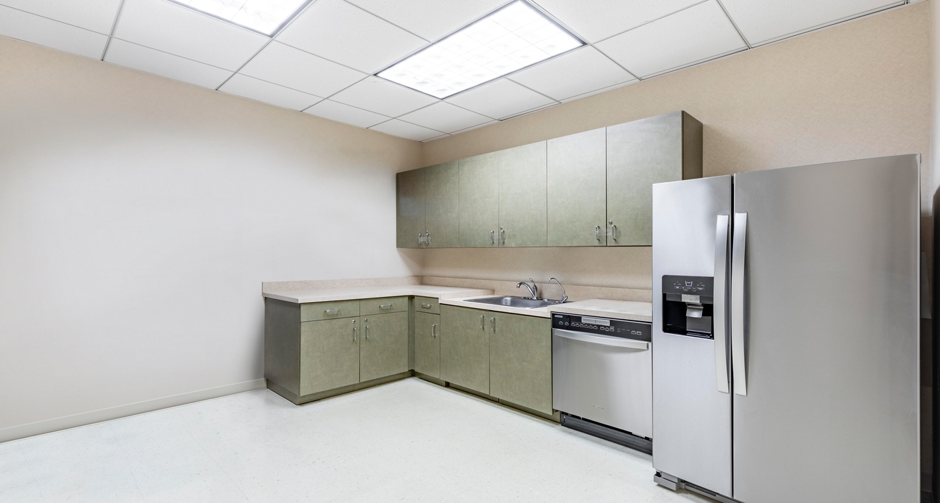 Sterling Pointe II, 303 Perimeter Center North, Atlanta, GA 30346 — office space for rent, photo 4