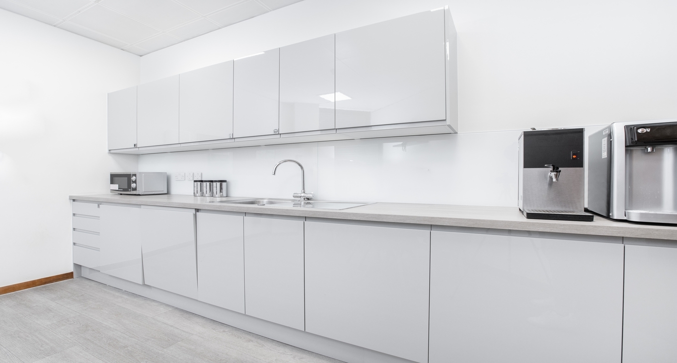Rent office Stockley Park — photo 4