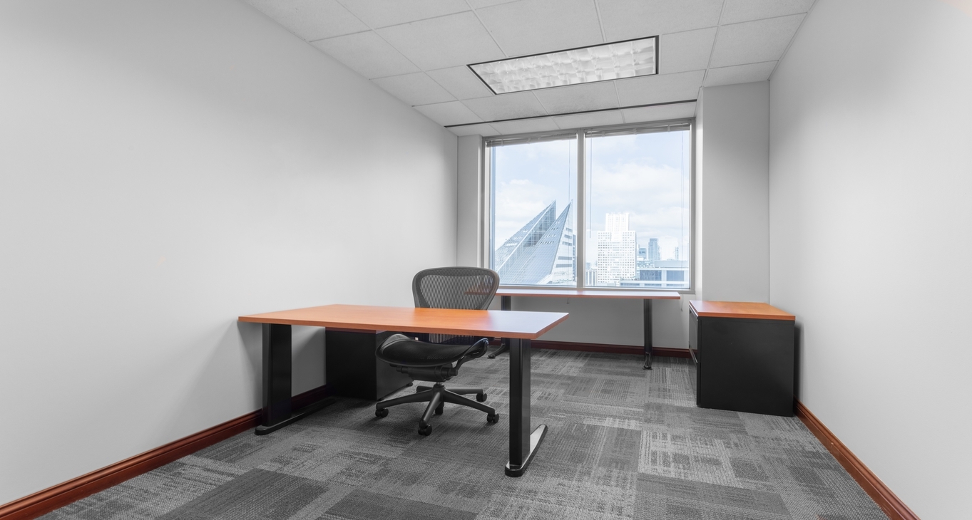 Rent office Two Prudential Plaza — photo 4