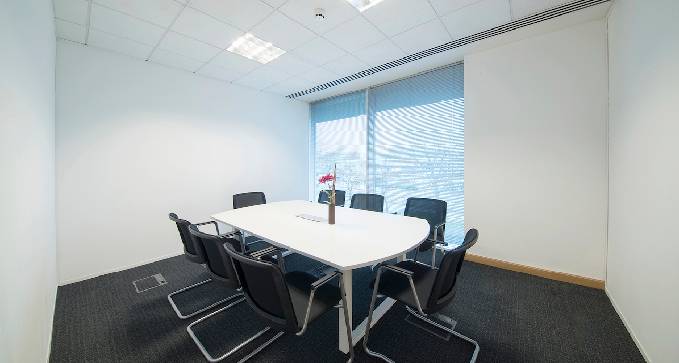 Rent office Venture House, Downshire Way, Arlington Square — photo 10