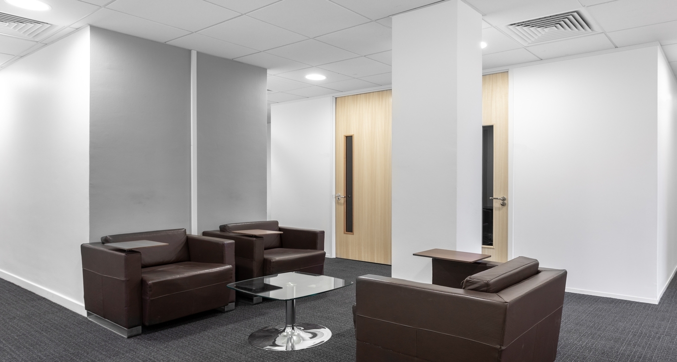 Rent office Victoria House — photo 1