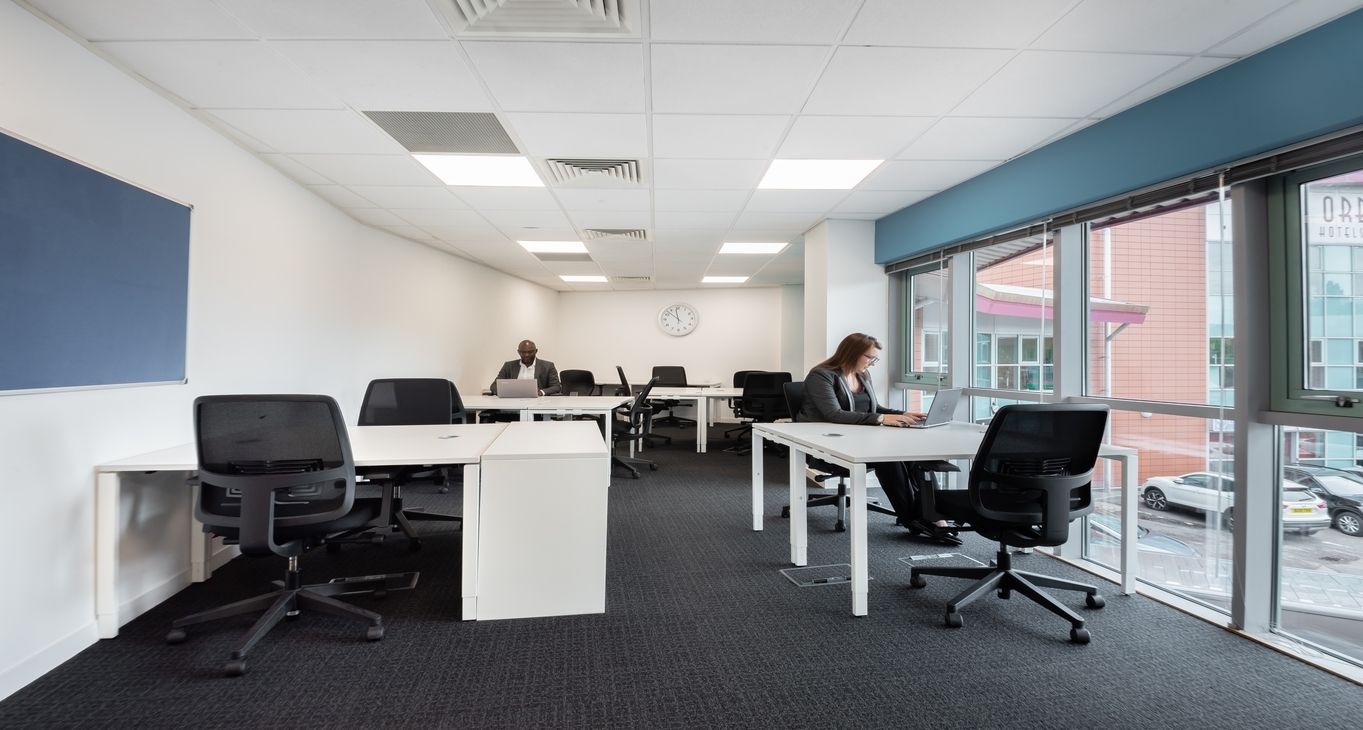Rent office Watling Court — photo 8