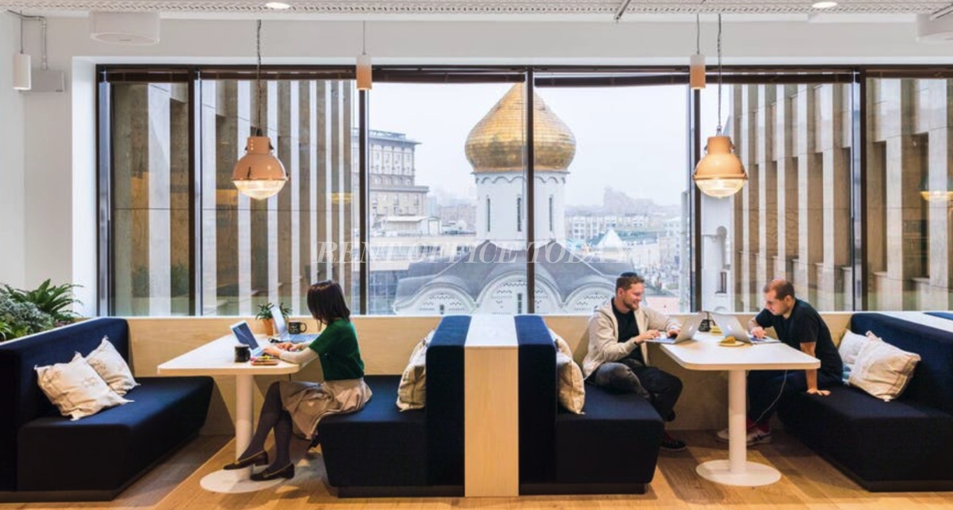 Coworking We Work White Square-1
