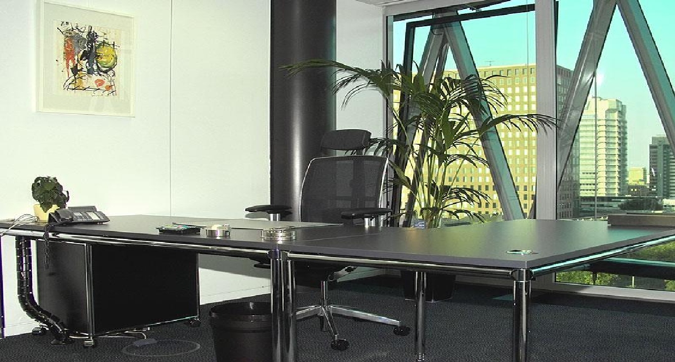 Business center Westhafenplatz 1 Rent office Westhafenplatz 1 — photo 3
