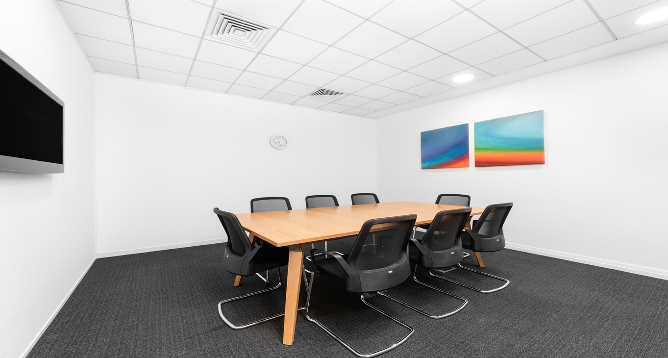 Rent office Windmill Hill Business Park — photo 5