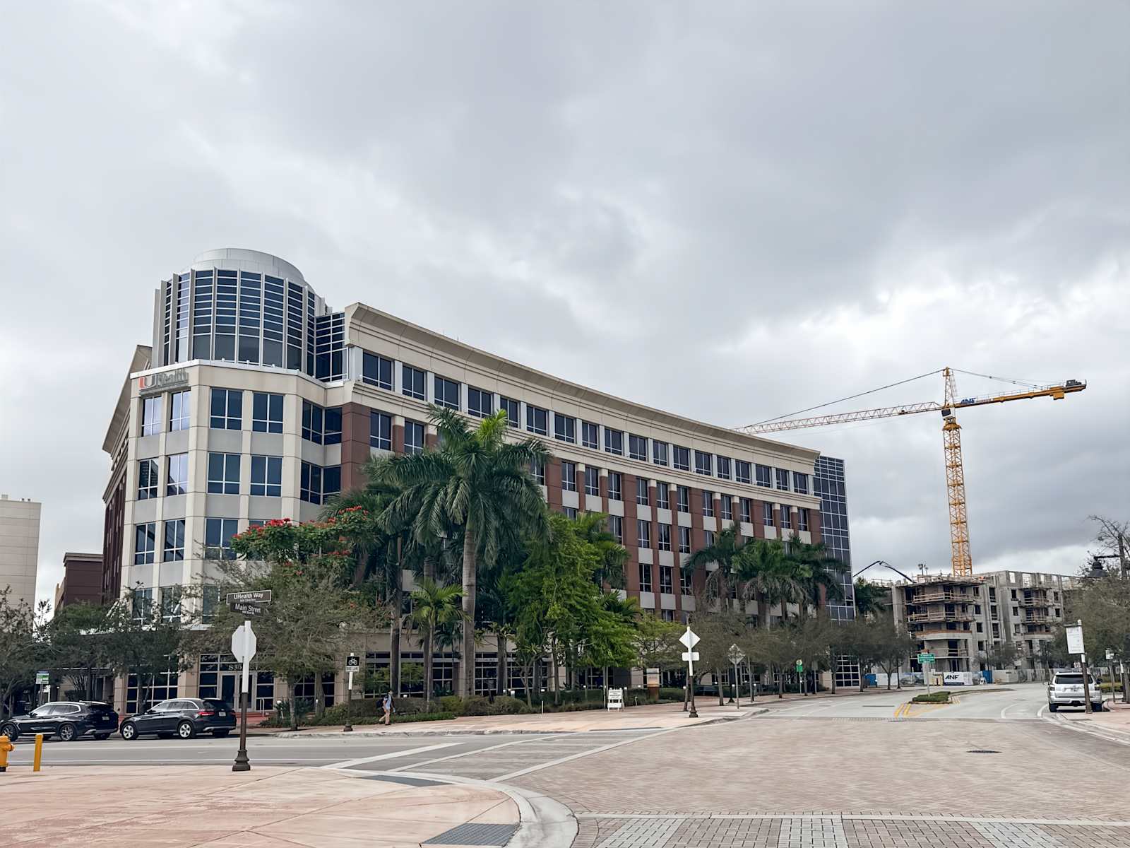 Rent office Regus Downtown Doral — photo 1