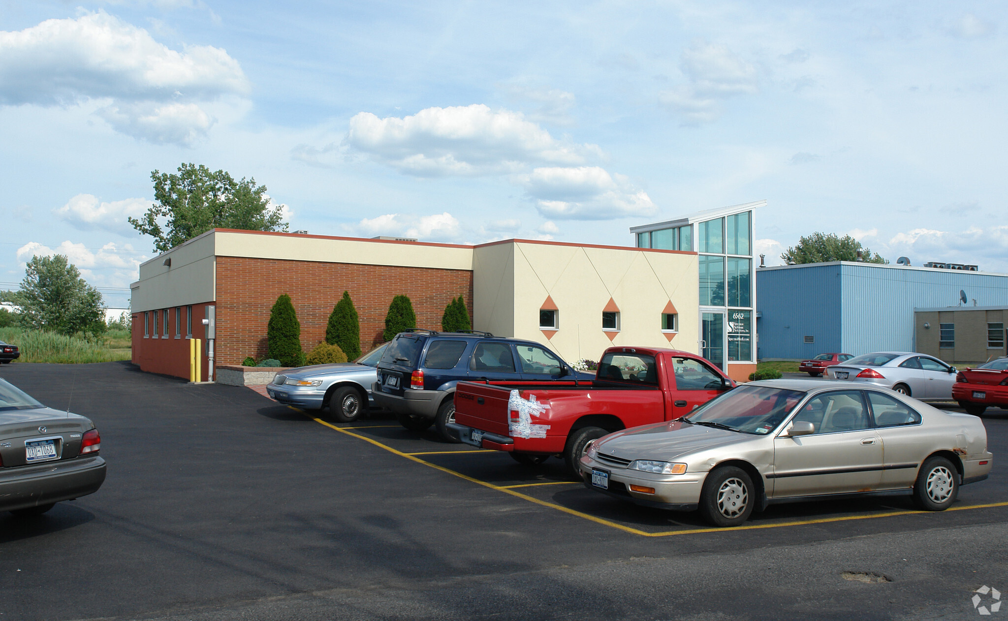 Business center 6562 Ridings Road Rent office 6562 Ridings Road — photo 1